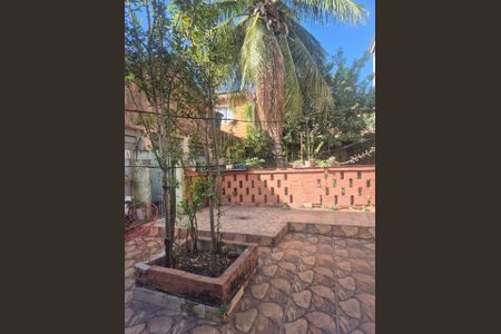 Área externa de casa à venda com 3 quartos, 240m² em Brás de Pina, Rio de Janeiro