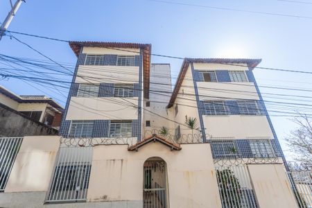 Fachada de apartamento à venda com 3 quartos, 60m² em Sagrada Família, Belo Horizonte