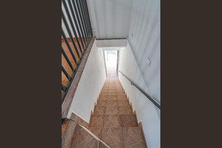 Escada de casa para alugar com 1 quarto, 40m² em Vila Água Funda, São Paulo