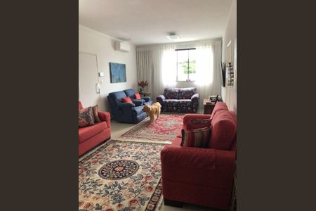 Casa à venda com 3 quartos, 375m² em Indianópolis, São Paulo