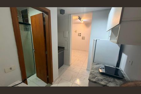 Cozinha de apartamento para alugar com 1 quarto, 32m² em Santa Ifigênia, São Paulo