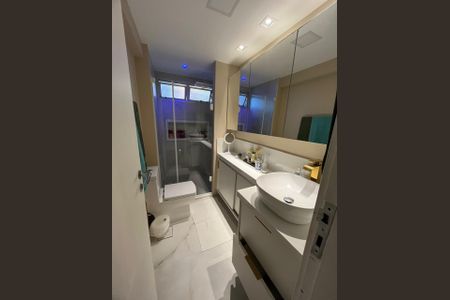 Banheiro de apartamento para alugar com 3 quartos, 125m² em Vitória, Salvador