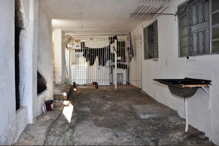 Detalhe - Área de Serviço e Quintal de casa para alugar com 1 quarto, 22m² em Vila Bancaria Munhoz, São Paulo