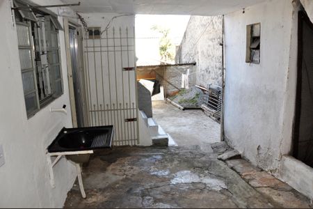 Detalhe - Área de Serviço e Quintal de casa para alugar com 1 quarto, 22m² em Vila Bancaria Munhoz, São Paulo