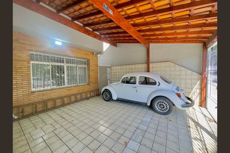 Garagem de casa à venda com 4 quartos, 113m² em Vila Augusta, Guarulhos