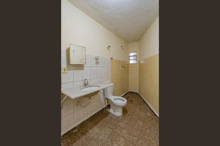 Banheiro de casa para alugar com 1 quarto, 60m² em Jardim Maria Estela, São Paulo