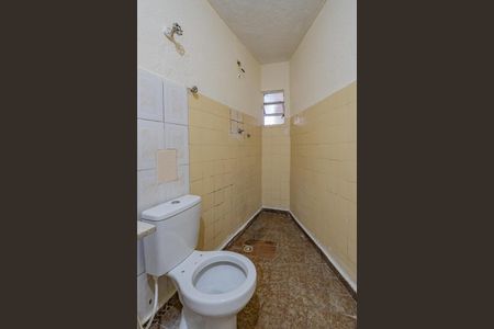 Banheiro de casa para alugar com 1 quarto, 60m² em Jardim Maria Estela, São Paulo