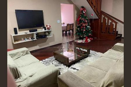 Casa à venda com 4 quartos, 202m² em Cidade Domitila, São Paulo