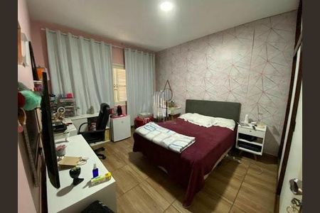 Casa à venda com 4 quartos, 202m² em Cidade Domitila, São Paulo