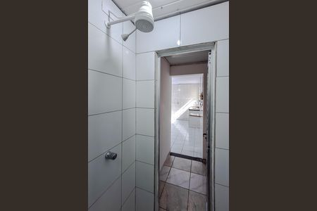 Banheiro de kitnet/studio para alugar com 1 quarto, 18m² em Cambuci, São Paulo