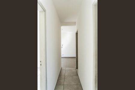 Corredor de apartamento para alugar com 3 quartos, 70m² em Irajá, Rio de Janeiro