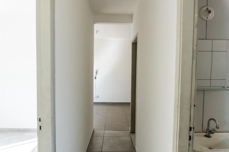 Corredor de apartamento para alugar com 3 quartos, 70m² em Irajá, Rio de Janeiro