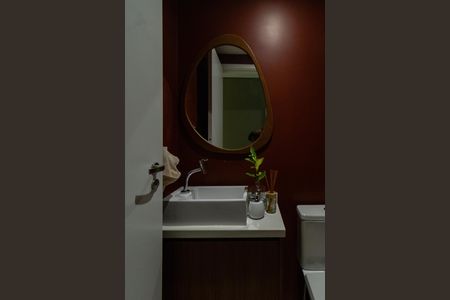 Lavabo de apartamento para alugar com 3 quartos, 130m² em Vila Anastácio, São Paulo