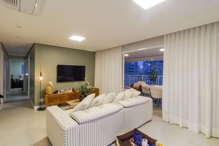 Apartamento para alugar com 3 quartos, 130m² em Vila Anastácio, São Paulo