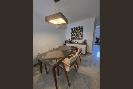 Sala de casa de condomínio à venda com 3 quartos, 170m² em Itaipu, Niterói