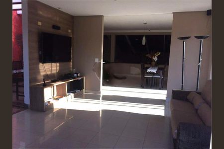 Casa à venda com 2 quartos, 319m² em Vila Basileia, São Paulo