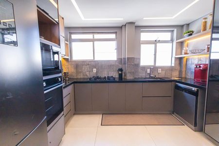 cozinha de apartamento à venda com 4 quartos, 165m² em Santa Amelia, Belo Horizonte