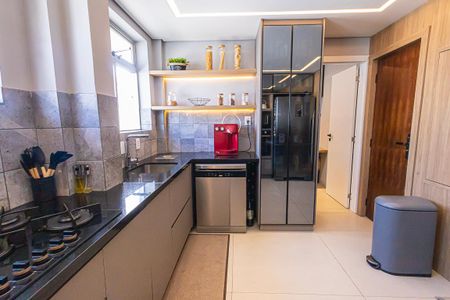 cozinha de apartamento à venda com 4 quartos, 165m² em Santa Amelia, Belo Horizonte