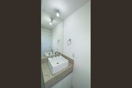 Banheiro de apartamento à venda com 2 quartos, 72m² em Campo Belo, São Paulo