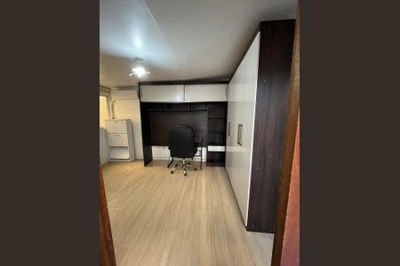 Quarto de apartamento para alugar com 2 quartos, 56m² em Menino Deus, Porto Alegre