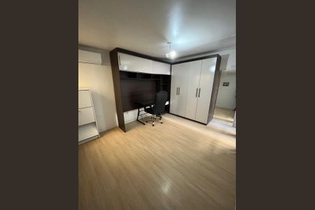 Quarto de apartamento para alugar com 2 quartos, 56m² em Menino Deus, Porto Alegre