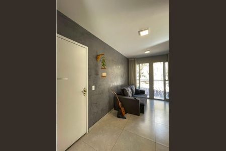 Sala de apartamento à venda com 2 quartos, 50m² em João Pinheiro, Belo Horizonte
