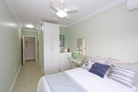 Casa à venda com 4 quartos, 976m² em Vila Jardim, Porto Alegre