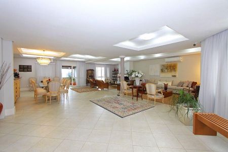 Casa à venda com 4 quartos, 976m² em Vila Jardim, Porto Alegre