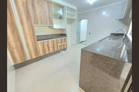Casa à venda com 3 quartos, 220m² em Vila Aricanduva, São Paulo