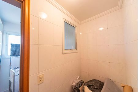 Apartamento para alugar com 130m², 3 quartos e 2 vagas Apartamento para alugar com 130m², 3 quartos e 2 vagasBanheiro de serviço