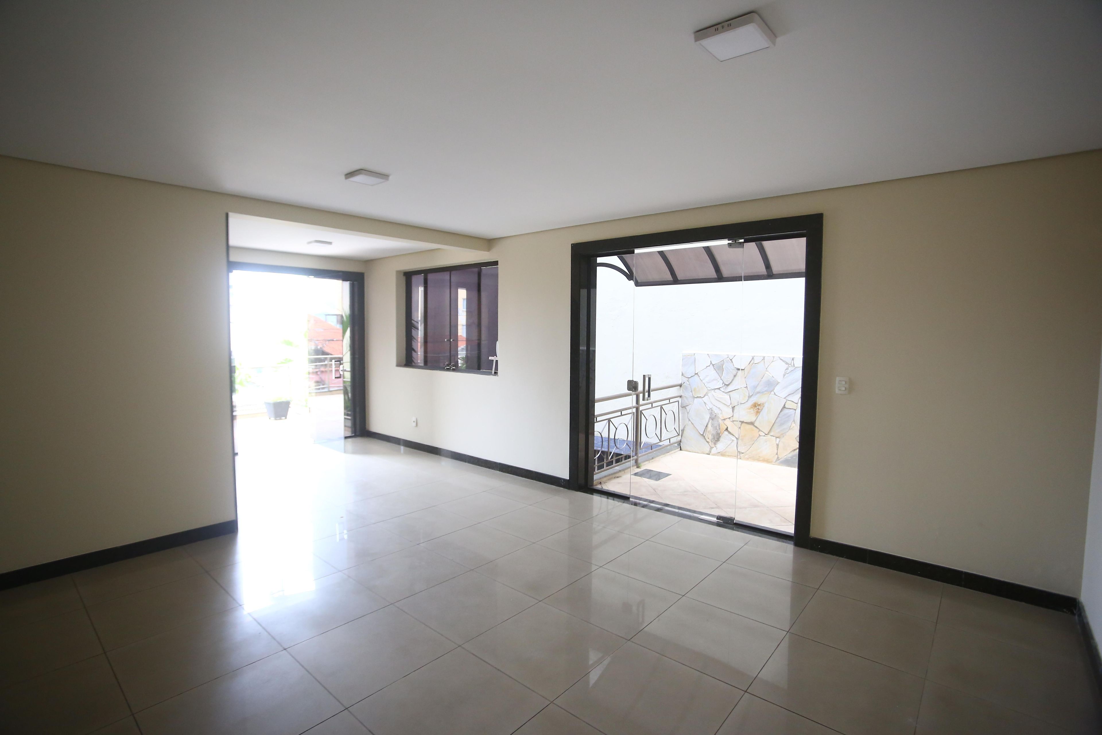 Casa com 5 quartos — Santa Lúcia, Belo Horizonte
