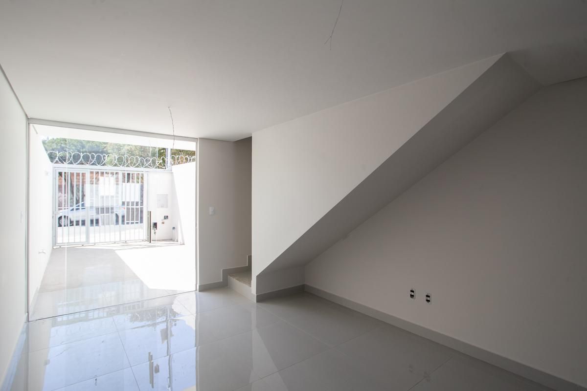 Casa com 2 quartos — Piratininga, Belo Horizonte