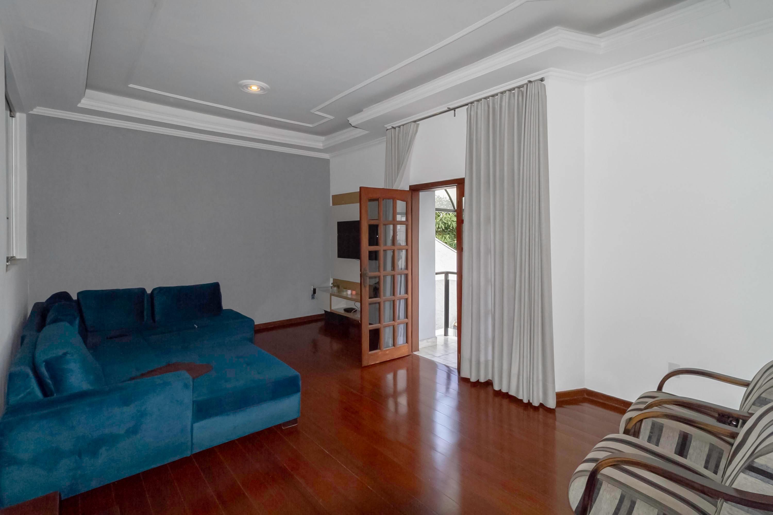 Casa com 5 quartos — Dona Clara, Belo Horizonte