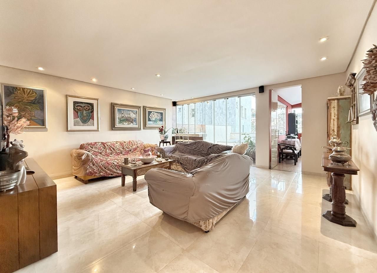 Apartamento com 4 quartos — Santo Antônio, Belo Horizonte