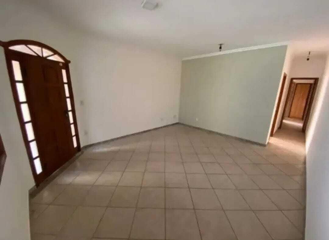Casa com 2 quartos — Planalto, Belo Horizonte