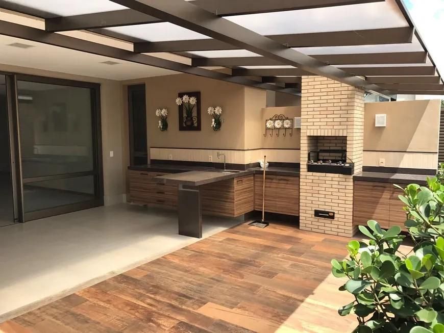 Casa com 3 quartos — Santa Lúcia, Belo Horizonte