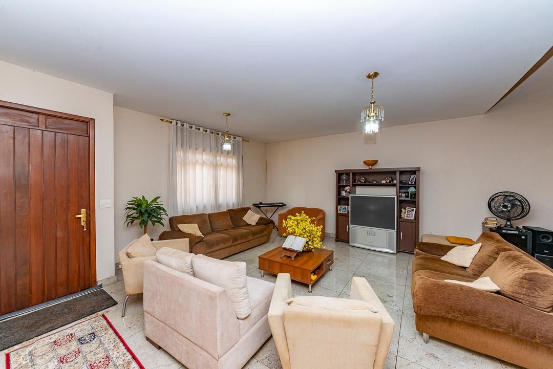Casa com 5 quartos — Santa Lúcia, Belo Horizonte