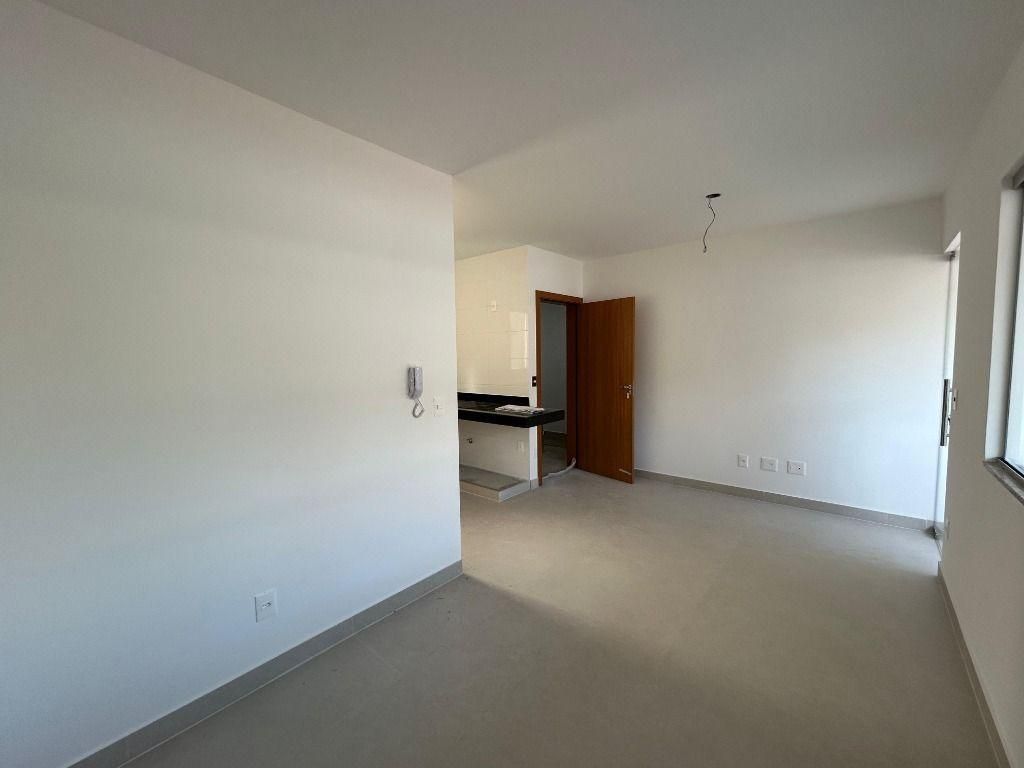 Apartamento com 3 quartos — Santa Rosa, Belo Horizonte