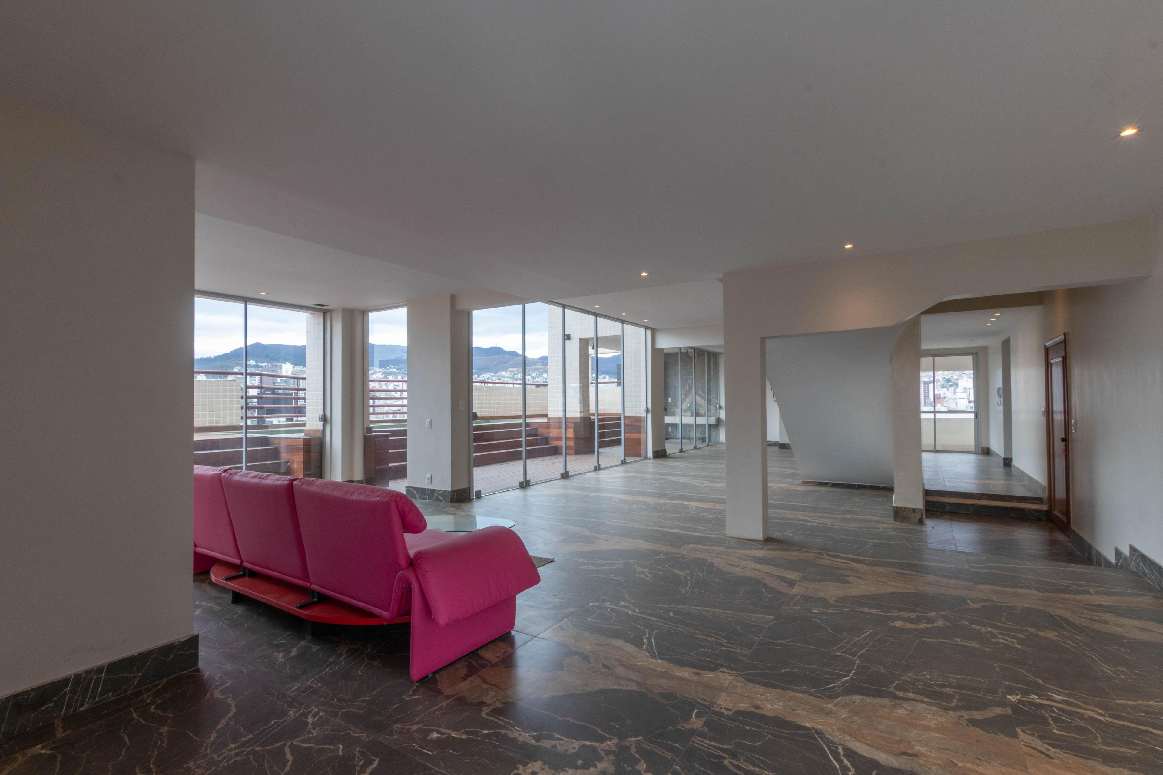 Apartamento com 3 quartos — Funcionários, Belo Horizonte