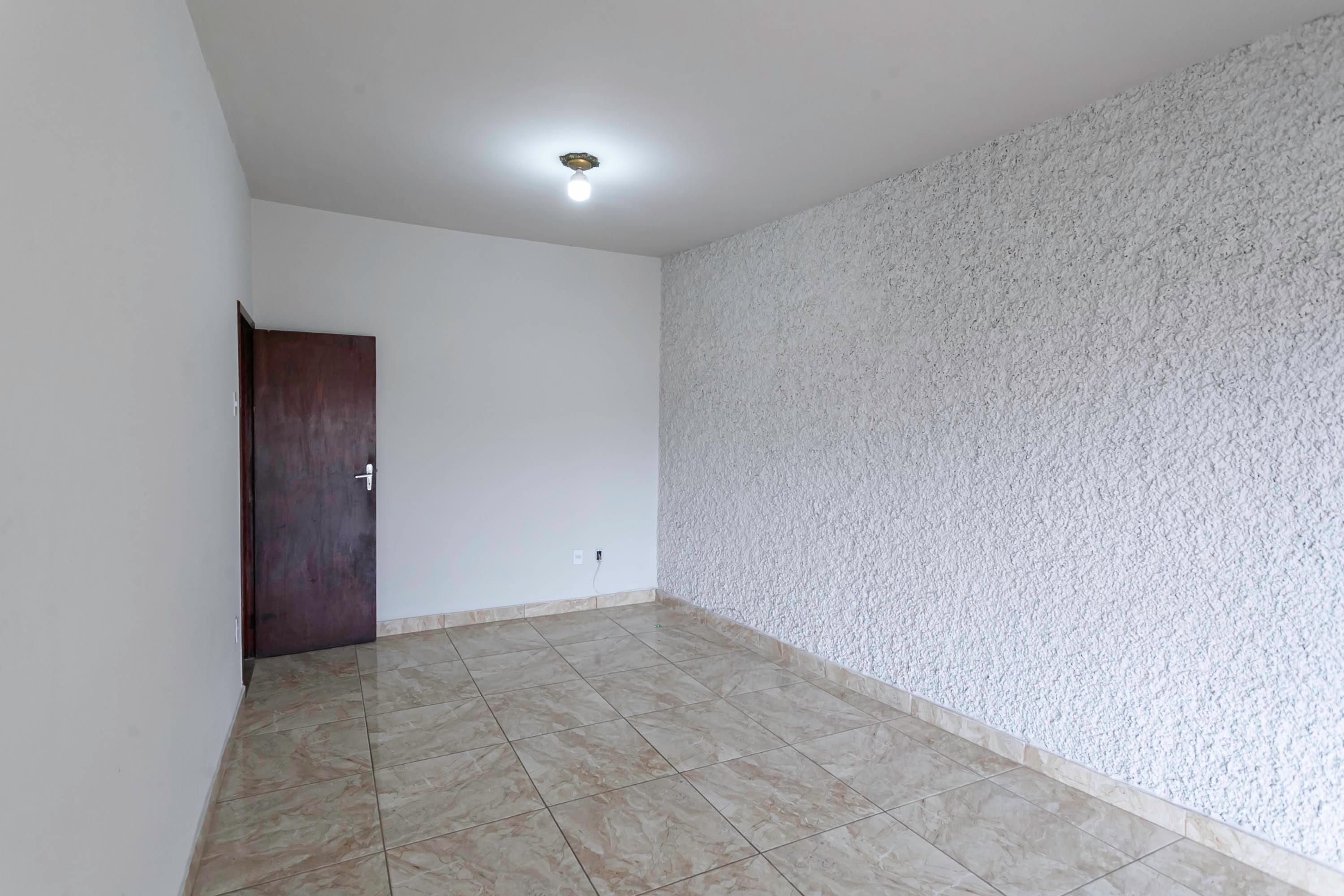 Casa com 4 quartos — Glória, Belo Horizonte