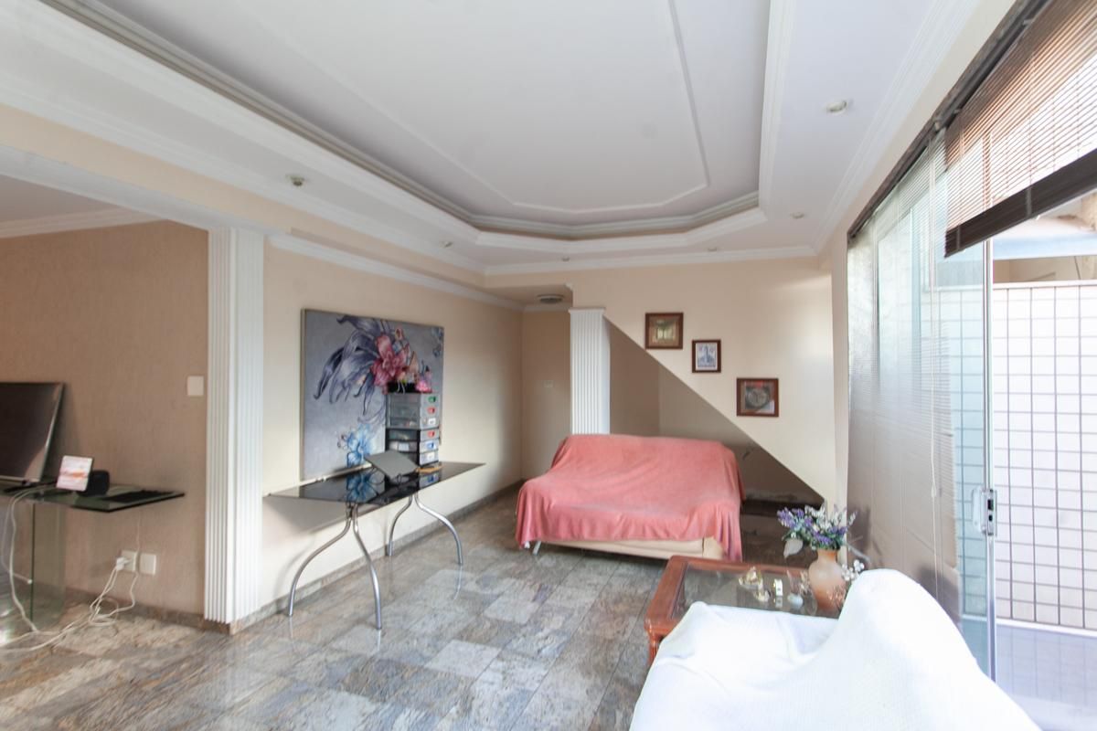 Casa com 3 quartos — Alípio de Melo, Belo Horizonte