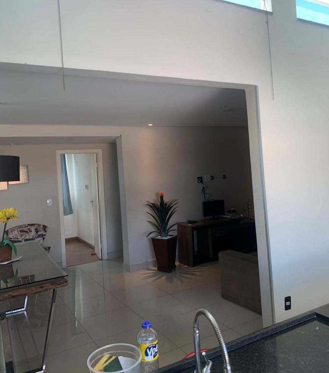 Casa com 2 quartos — Santa Terezinha, Belo Horizonte