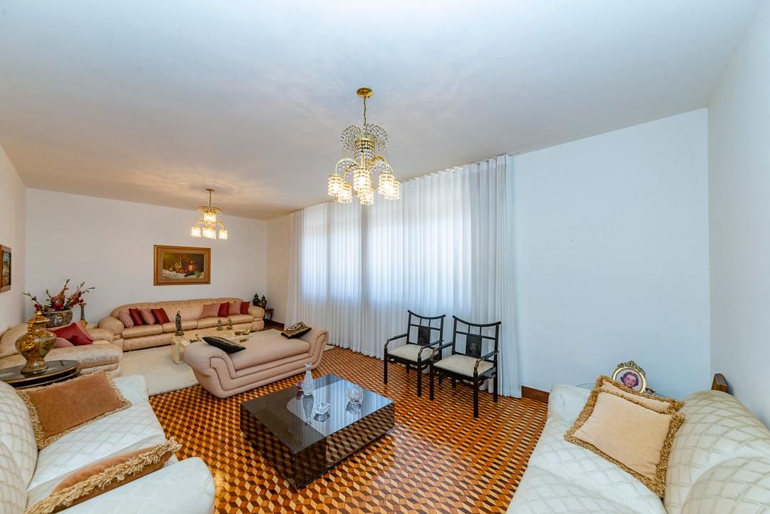 Casa com 5 quartos — Prado, Belo Horizonte
