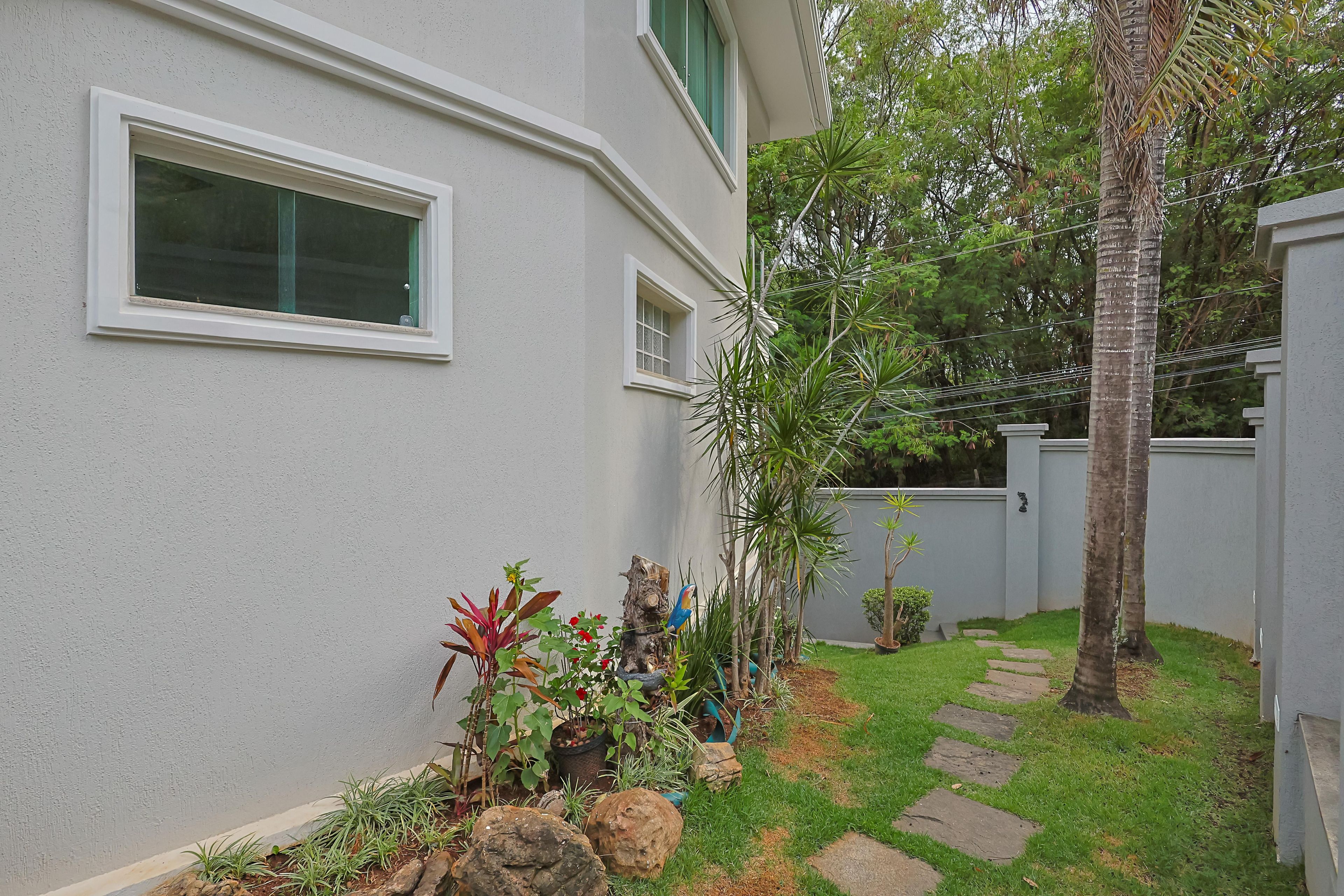 Casa em condomínio com 4 quartos — Planalto, Belo Horizonte