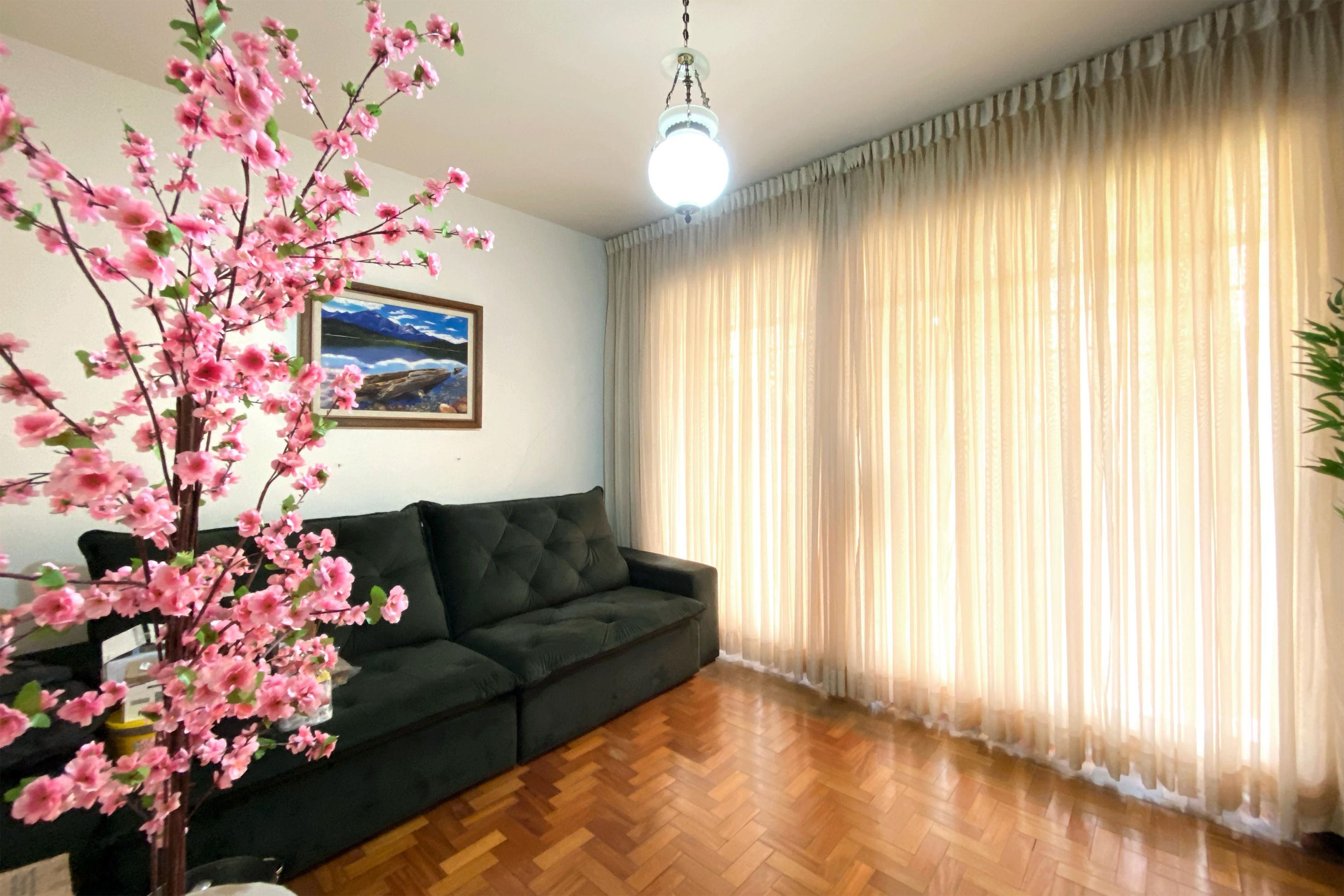 Casa com 2 quartos — Sagrada Família, Belo Horizonte
