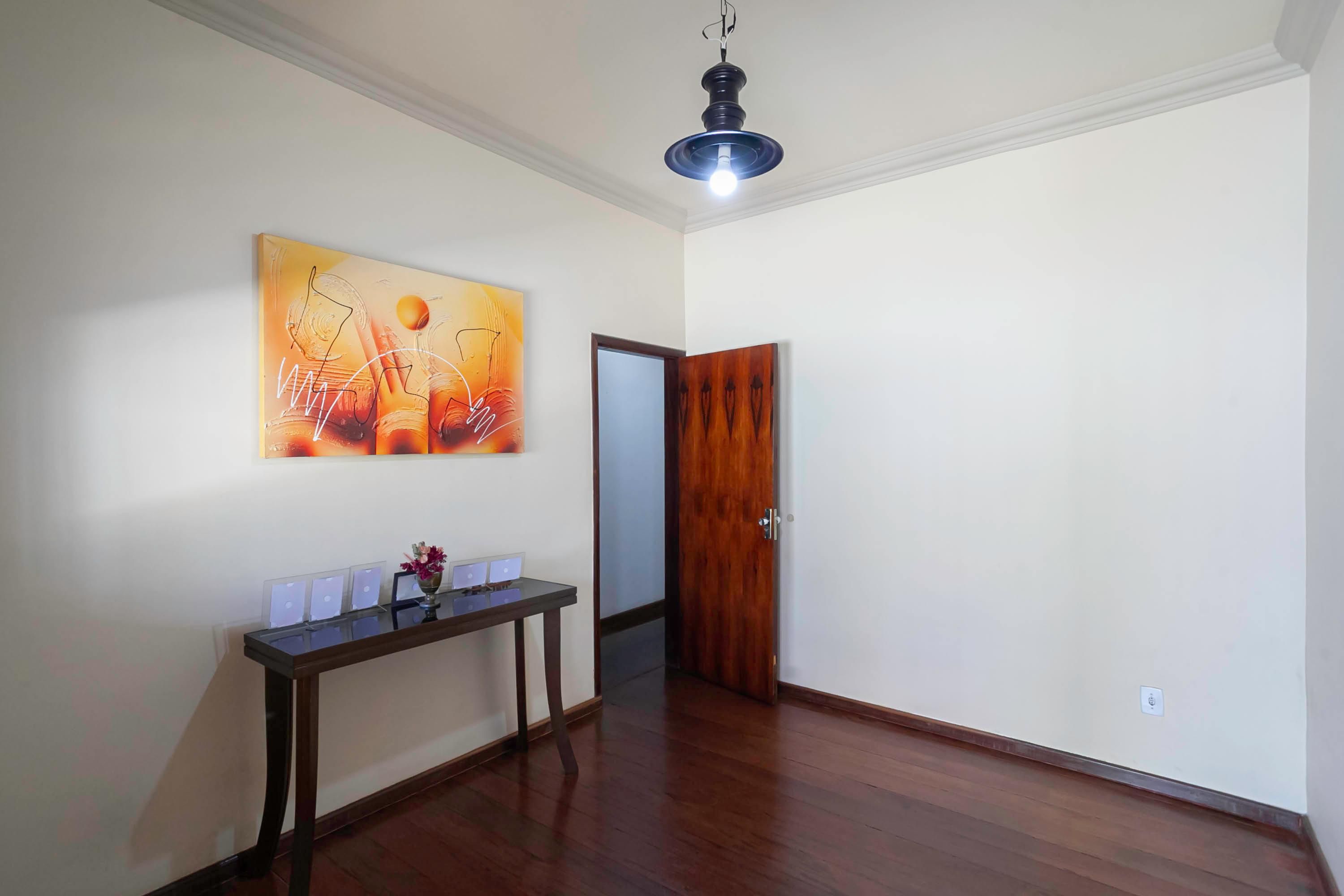 Casa com 3 quartos — Vila Copacabana, Belo Horizonte