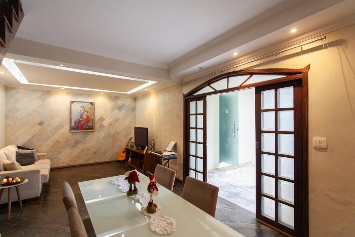 Casa com 2 quartos — Novo Glória, Belo Horizonte