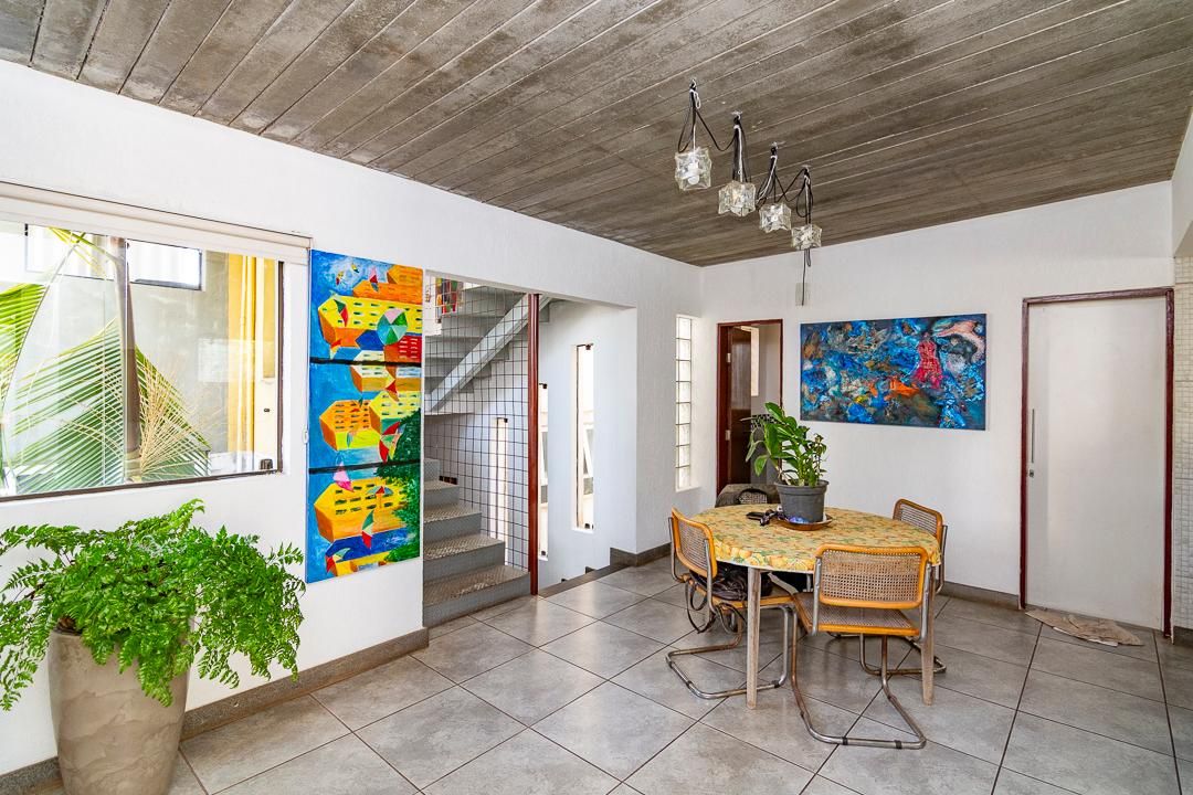 Casa com 4 quartos — Santa Lúcia, Belo Horizonte