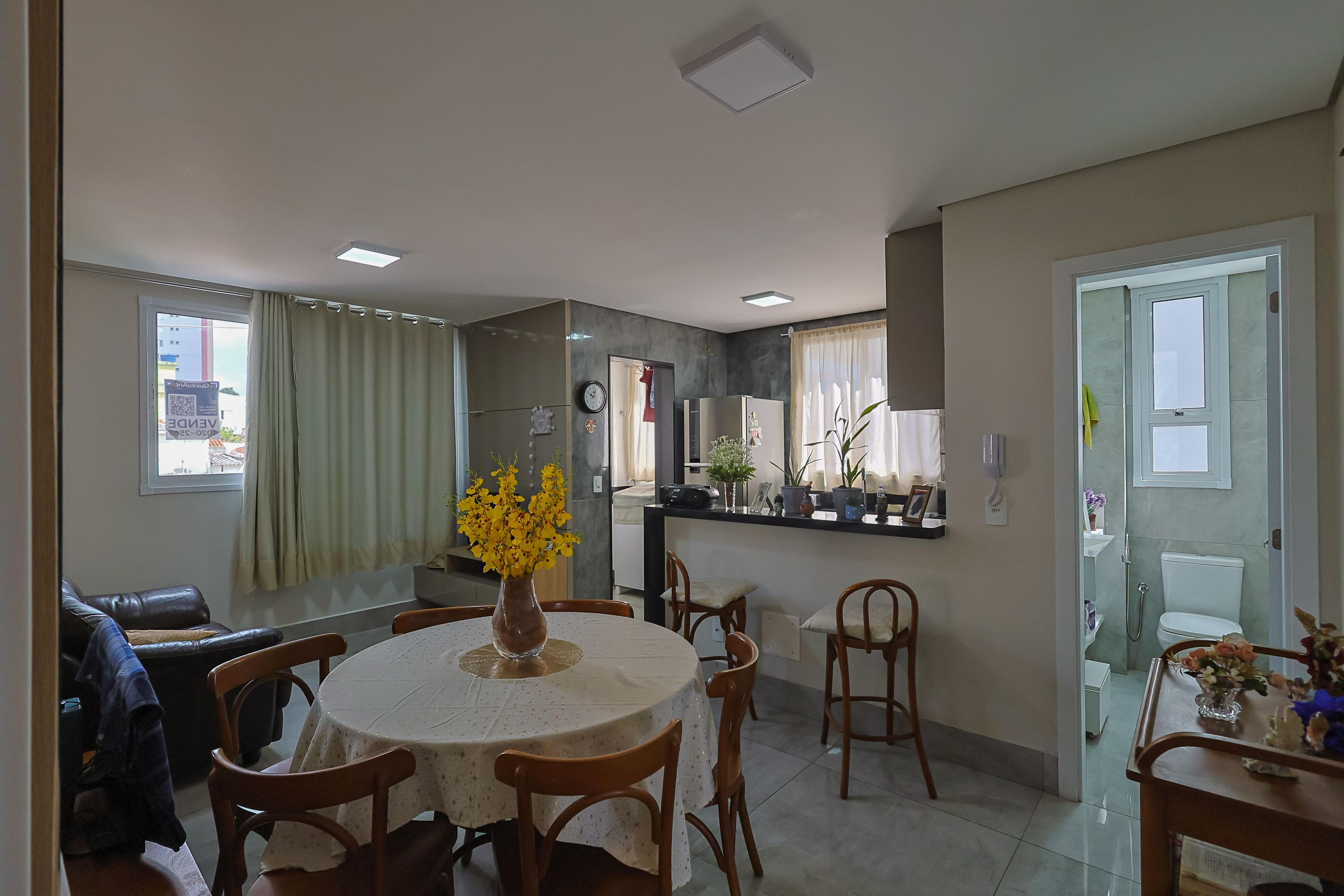Apartamento com 2 quartos — Sagrada Família, Belo Horizonte