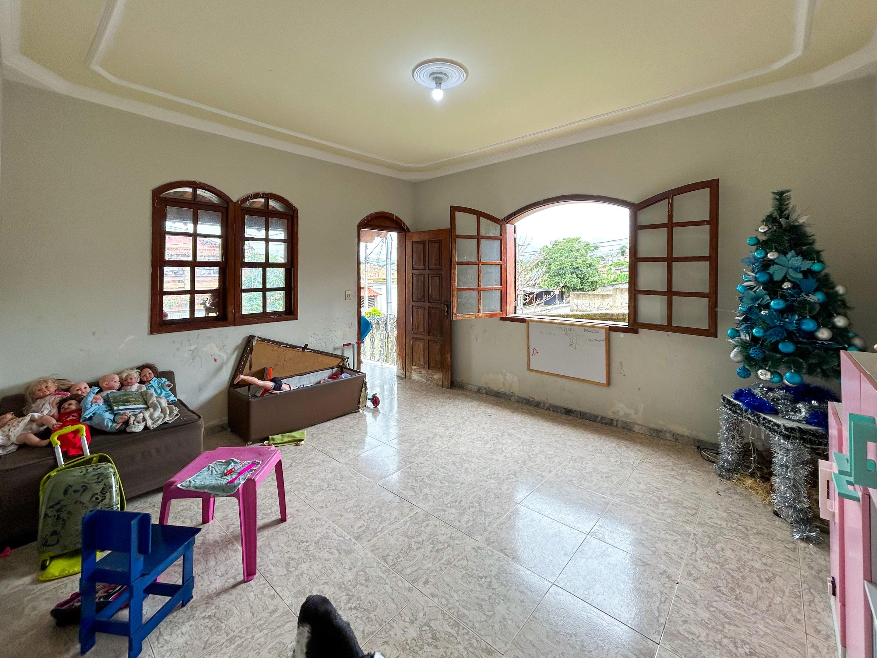 Casa com 5 quartos — Rio Branco, Belo Horizonte